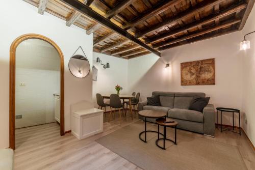 One-Bedroom Apartment image 6