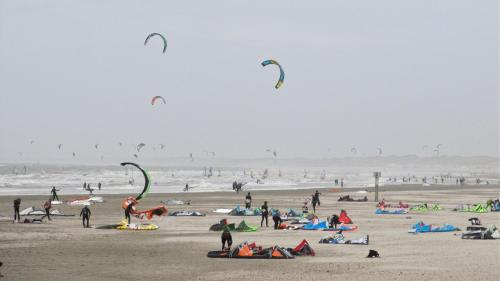 กิจกรรม, Lowlander BnB in ฮีมซเกิร์ก