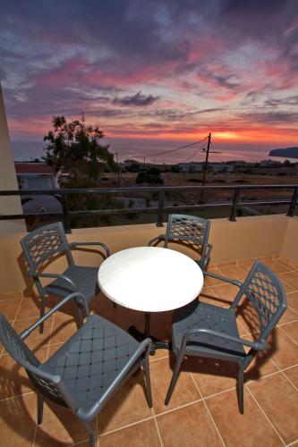 Nikos Apartments 3