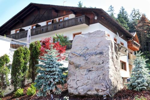 Laugen Albergo Ristorante Bar Pinsa Romana Area Sosta Camper