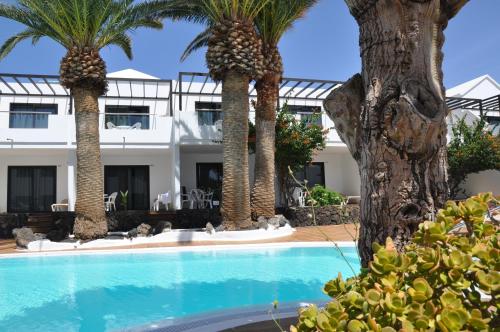 Los Tulipanes - image 9