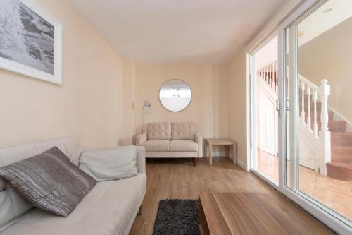 5 Bed Town House with 8 beds and sleeps 10