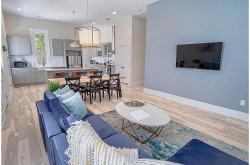 Incredible New 3BR2BA Near Downtown in San Antonio, USA