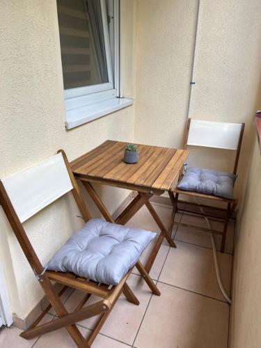 One-Bedroom Apartment image 2
