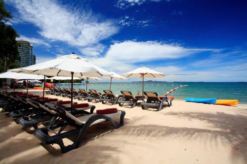 rand, Centara Grand Mirage Beach Resort Pattaya in Pattaya