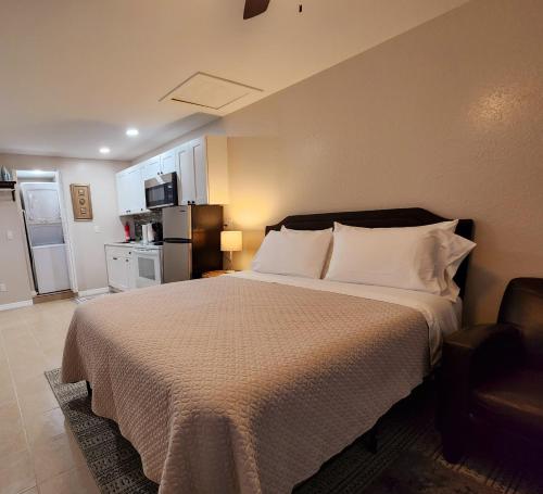 Cozy Studio # 4! in Lakeland