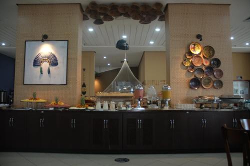 餐廳, Tropical Executive Hotel in 河濱