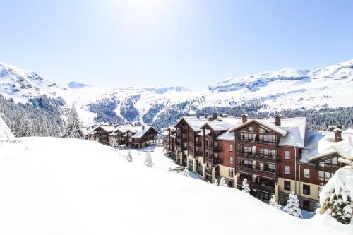 2 Bed Ski in and Ski out Luxury Apt in 5 star Residence