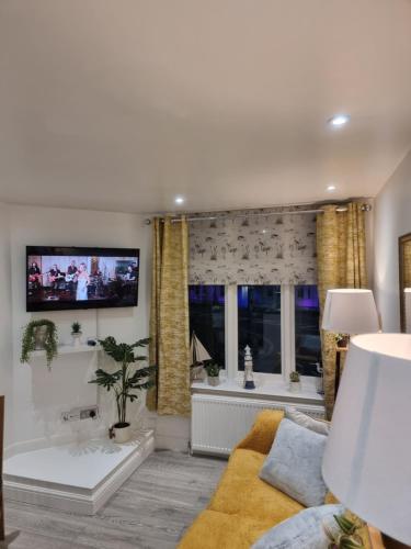 Picture of 3 Minute Walk To Beach - Couldn