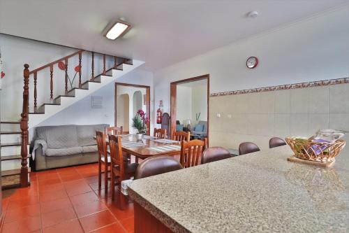 Casa Quinta das Férias (Casa Quinta das Ferias) in กีเนเตส