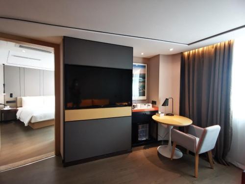 1 queen bed