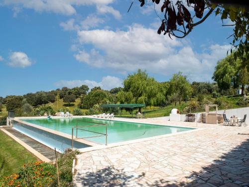 Idyllic Farmhouse in Montemor o Novo with Swimming Pool