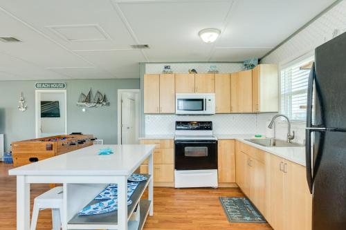 Turtle Sea-Renity Beach Cottage in Crystal Beach, USA