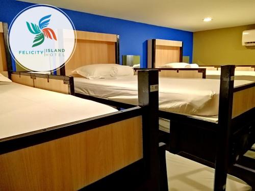 Felicity Island Hotel Room Type - 6-Bed Mixed Dormitory Room