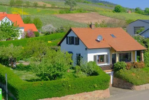 Ferienweingut Wissing Wohnung Frieda in Gleiszellen-Gleishorbach, Deutschland