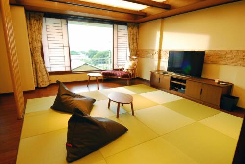 Deluxe Twin Room with Tatami Area and Hot Spring Bath - Non-Smoking 203