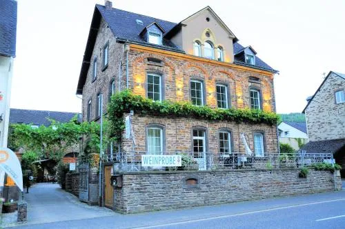 Ferienwohnungen by Weingut Hommes in Ernst Mosel in Ernst, Deutschland