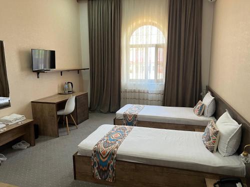 2 twin beds