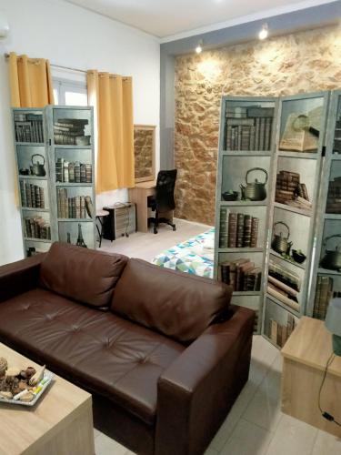 Koukaki-close to Acropolis(Stone apartment) 4