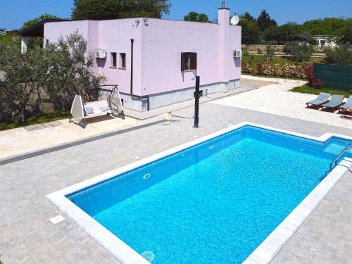 Holiday Home image 7
