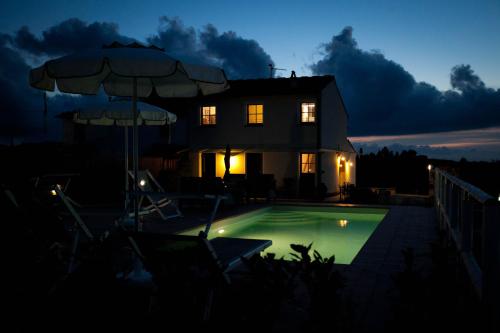 Зовнішній вигляд готелю, Green Bike Vintage Tuscany - Countryside holiday apartment with pool in Капанолі