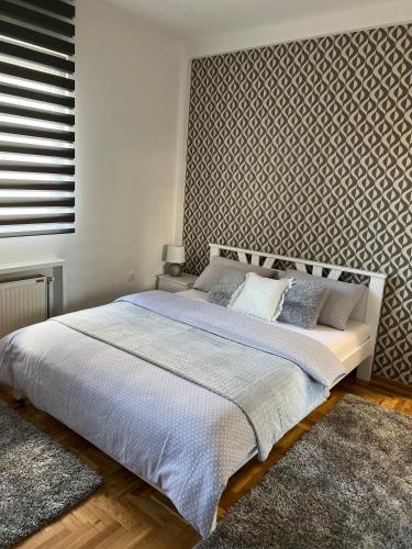 One-Bedroom Apartment image 2