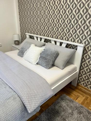 One-Bedroom Apartment image 10