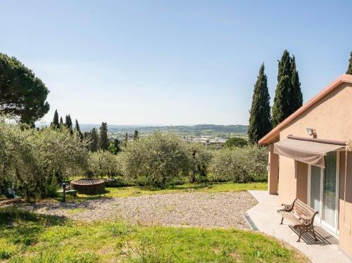 Cozy Tuscany apartment with view