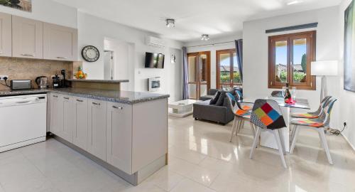 Apartment KZ01 - Modern ground floor apartment in the heart of Aphrodite Hills Resort, Kouklia