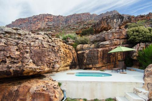 Swimming pool, Kunje Guesthouse in Citrusdal