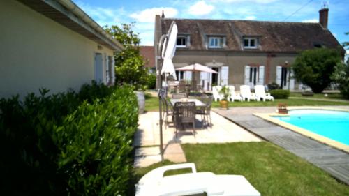 Le carron de la chapelle + pool house gîte à louer Vallery