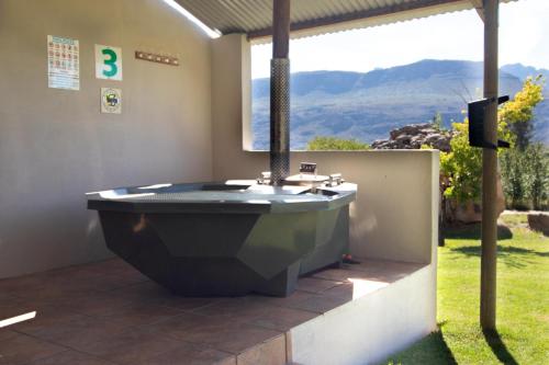 Swimming pool, Kunje Guesthouse in Citrusdal