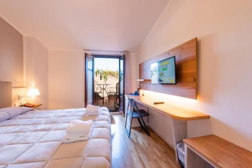 Double Room with View