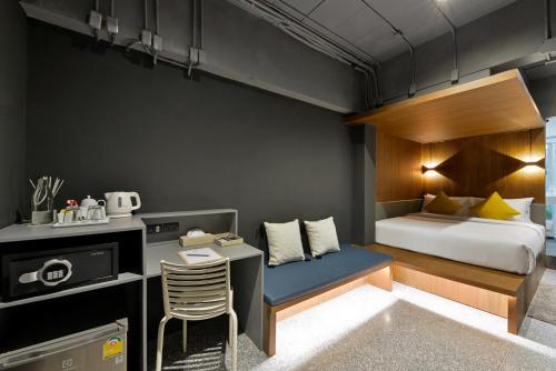 Deluxe Room room in Tiang Capsule