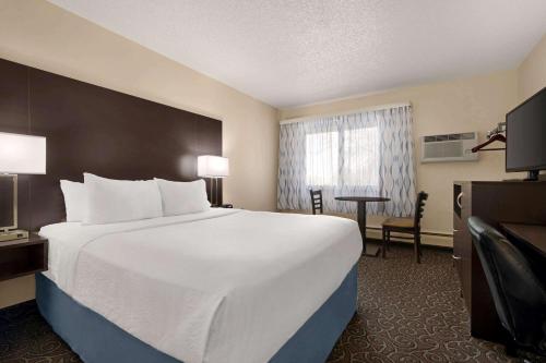 Days Inn by Wyndham Fort Collins - image 14