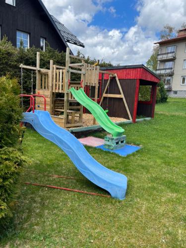 Spēļu laukums, Pension Eliška (Pension Eliska) in Haračova
