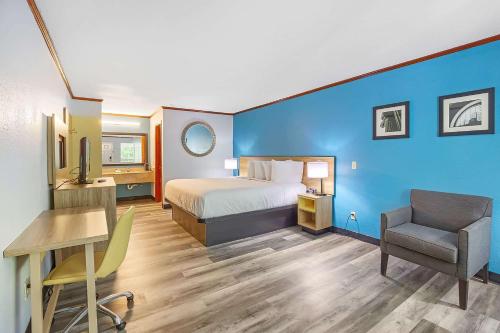 Rodeway Inn - image 5