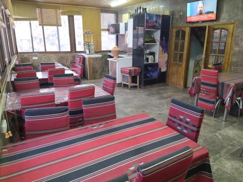 ห้องอาหาร, Success Hostel in นาบลุส