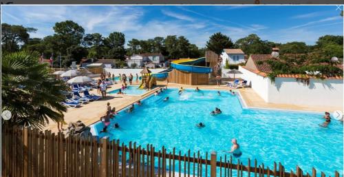 Très beau mobil-home avec PISCINE proche de la MER gîte à louer Les Conches