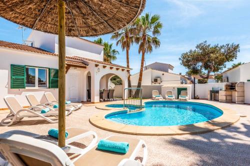  Villa Raquel Blanes in Cala en Forcat