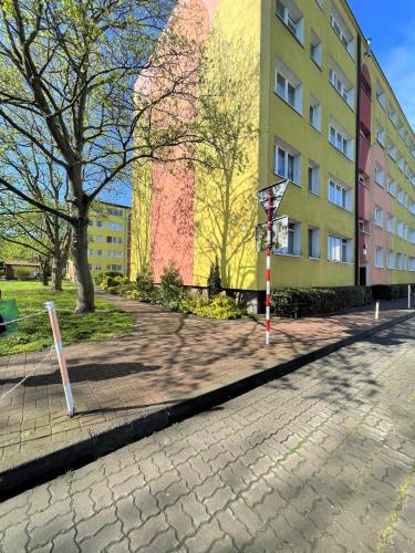 AL-DOM Apartamenty Apartament IZI in โอโกรดี