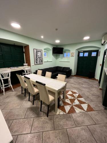 Rooms Toni Palace - image 4