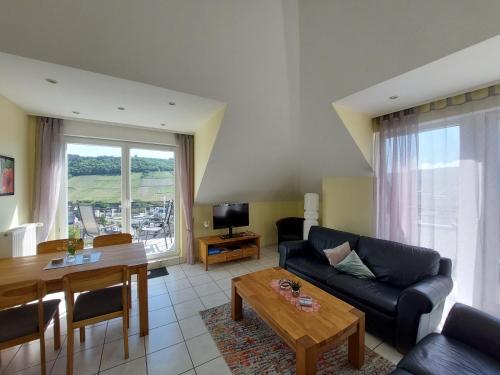 Ferienwohnung Panoramablick - Waldrandnähe - Weitblick - Ostbalkon und Südloggia in Lieser, Deutschland