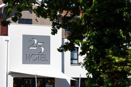HOTEL LE 25