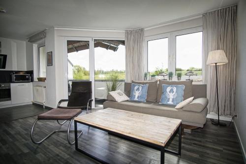 strandnah mit Balkon, gratis Nutzung vom AHOI Erlebnisbad und Sauna in Sellin - Strandhaus Mönchgut FeWo11, Lobbe (foto 6)