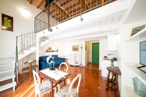 One-Bedroom Apartment image 10