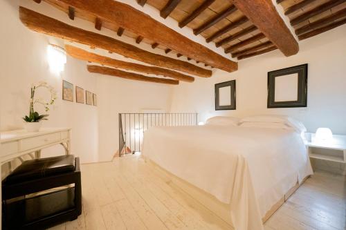 One - Bedroom Apartment (2 Adults)