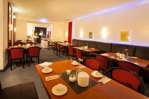 Centro Hotel Royal - image 13