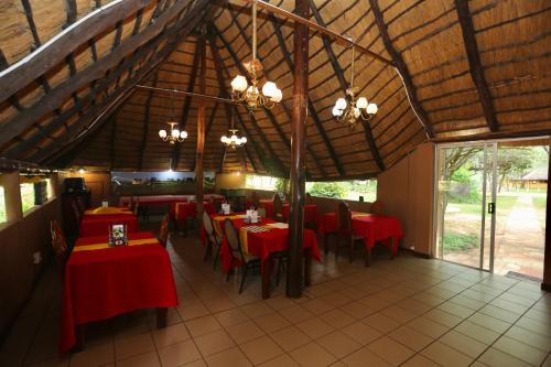 Restorāns, Divundu Guest House in Divundu