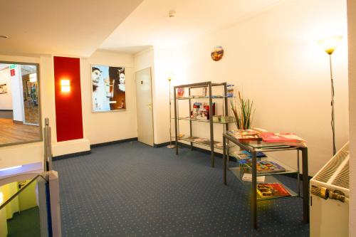 Centro Hotel Royal - image 7